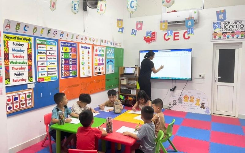 Trung tâm Anh ngữ Canada - CEC Hà Tĩnh