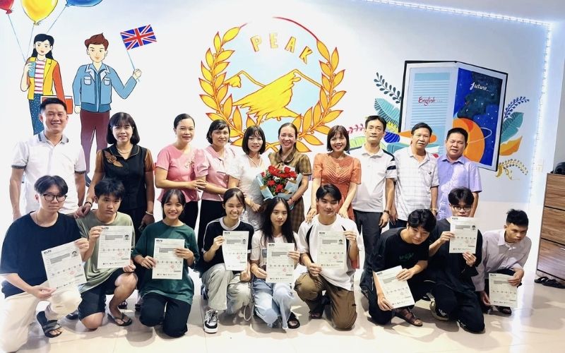 Trung tâm Ngoại ngữ PEAK Hưng Yên