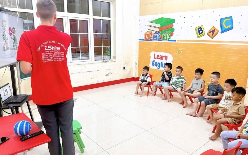 Trung tâm Giáo dục IShine Quảng Trị